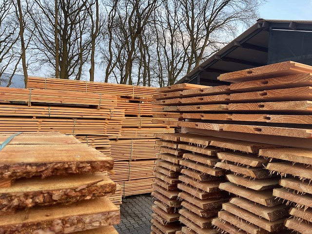 Ca. 34x douglas blokhut profiel, 28x175mm, lengte 300cm - afbeelding 3 van  3
