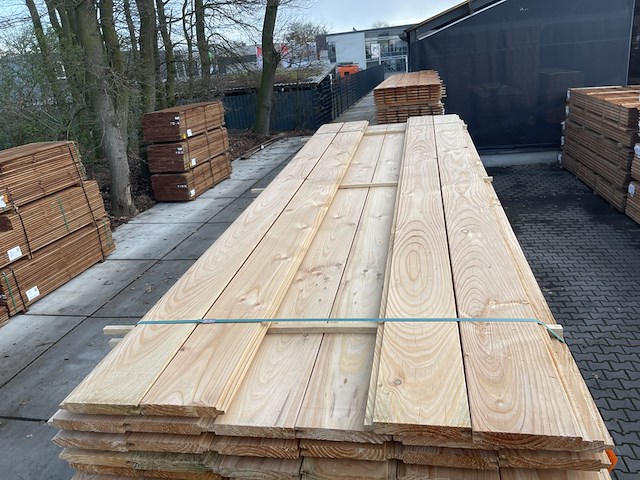 Ca. 34x douglas blokhut profiel, 28x175mm, lengte 300cm - afbeelding 1 van  3