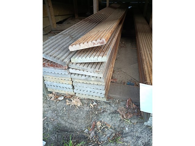 Ca. 35 st hardhouten vlonderplanken - afbeelding 2 van  4