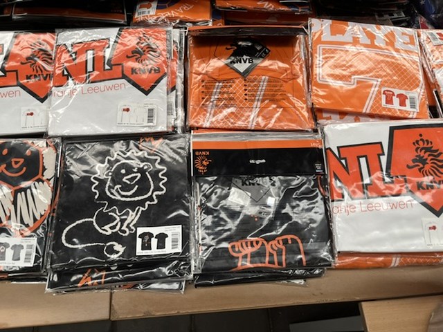Ca. 350x knvb voetbalkleding voor kinderen en volwassenen - afbeelding 6 van  16