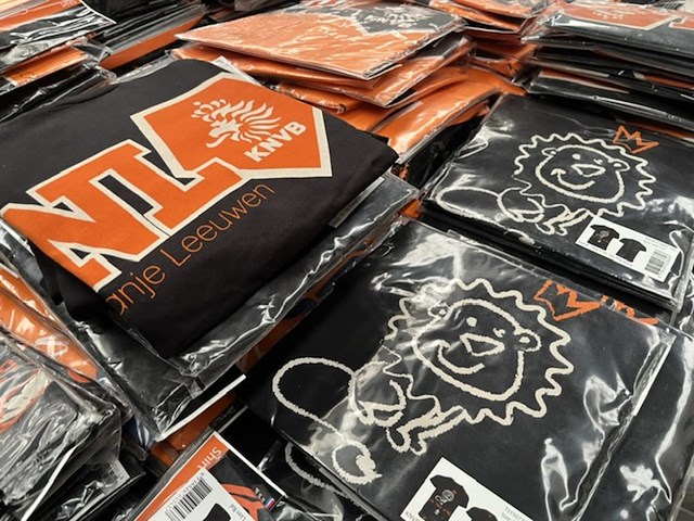 Ca. 350x knvb voetbalkleding voor kinderen en volwassenen - afbeelding 10 van  16