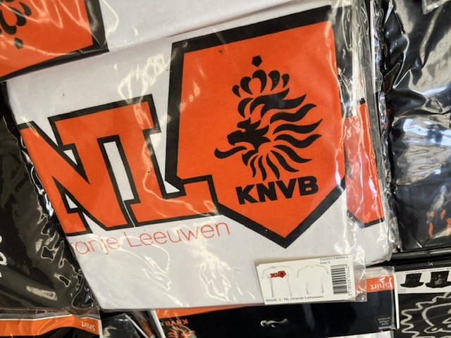 Ca. 350x knvb voetbalkleding voor kinderen - afbeelding 13 van  14