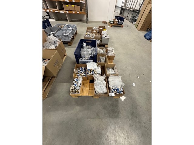 Ca. 350x perskoppeling, geberit, flowfit - afbeelding 1 van  3