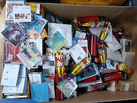 Ca. 354x handelsgoederen en speelgoed, guess, hp, harry potter - afbeelding 2 van  5