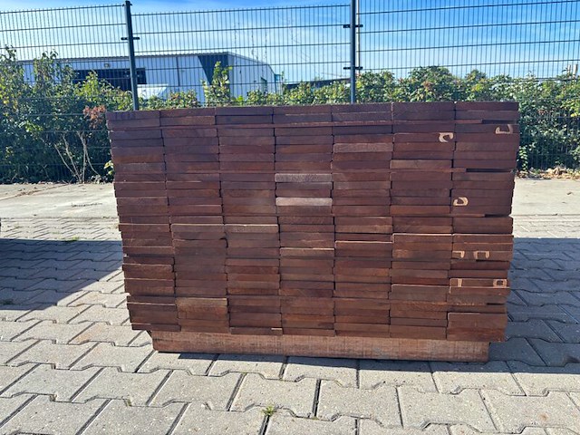 Ca. 357x guyana teak planken geschaafd, 21x145mm, lengte 336/70cm, 21/140mm - afbeelding 3 van  3