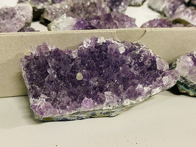 Ca. 35x amethist brokjes - afbeelding 3 van  7