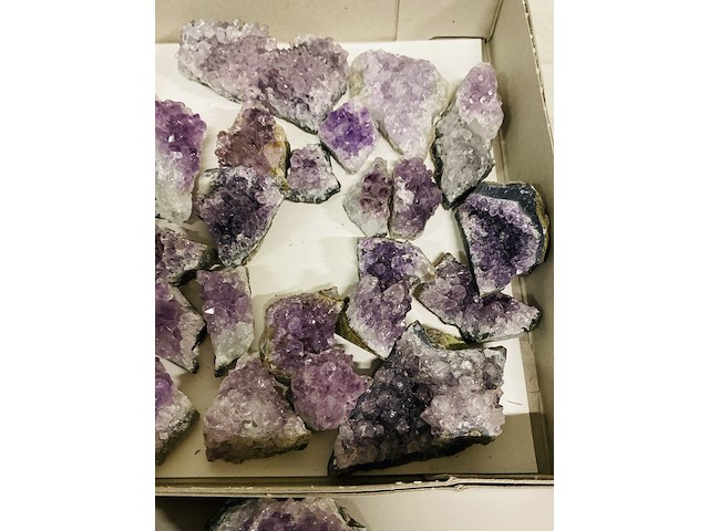 Ca. 35x amethist brokjes - afbeelding 5 van  7