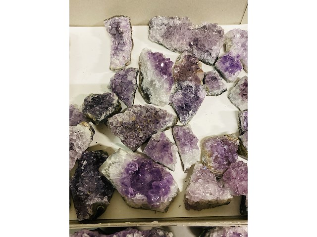 Ca. 35x amethist brokjes - afbeelding 6 van  7