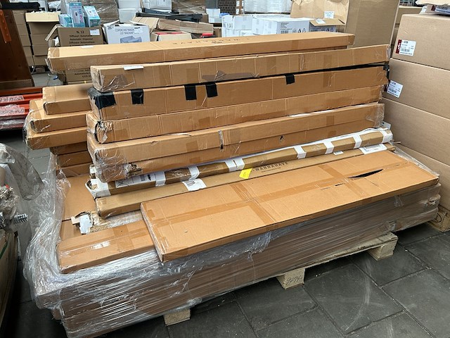 Ca. 35x bamboe kledingrek - afbeelding 1 van  3