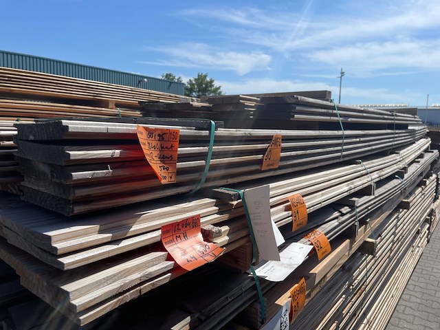 Ca. 35x douglas blokhutprofiel, 28x175mm, lengte 13/300cm, 22/500cm - afbeelding 2 van  3