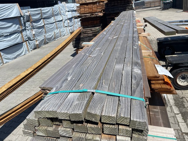 Ca. 35x douglas latten fijnbezaagd, 30x40mm, lengte 500cm - afbeelding 1 van  3