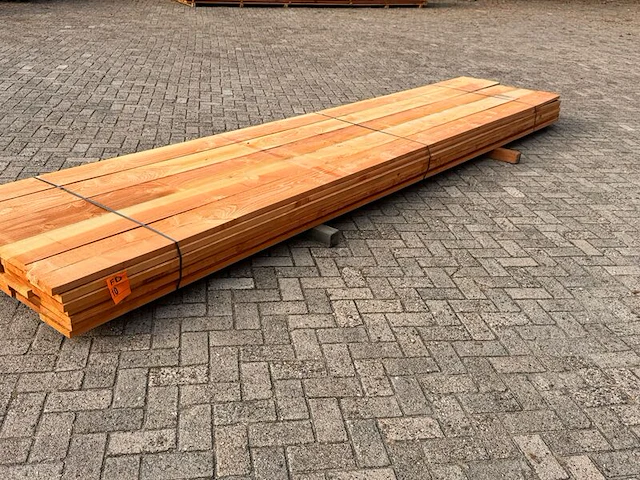 Ca. 35x douglas planken fijnbezaagd, 30x200mm, lengte 500cm - afbeelding 2 van  3