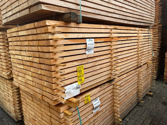 Ca. 35x douglas planken fijnbezaagd, 43x200mm, lengte 300cm - afbeelding 4 van  4