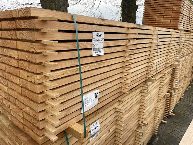 Ca. 35x douglas planken fijnbezaagd, 43x200mm, lengte 300cm - afbeelding 2 van  4