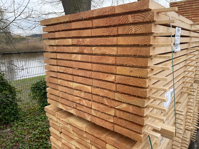 Ca. 35x douglas planken fijnbezaagd, 43x200mm, lengte 300cm - afbeelding 3 van  4