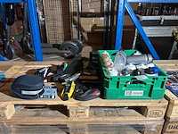 Ca. 35x fietsaccessoires w.o. agu, camelbak - afbeelding 1 van  8