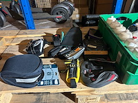 Ca. 35x fietsaccessoires w.o. agu, camelbak - afbeelding 2 van  8