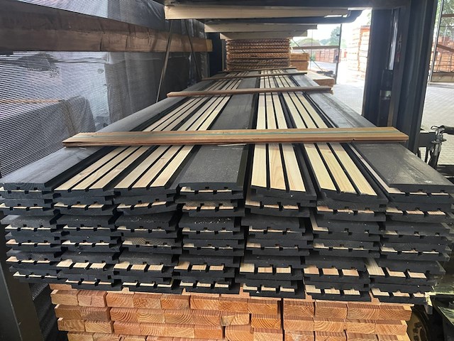 Ca. 35x grenen acoustic design profiel zwart, 22x142mm, lengte 450cm - afbeelding 1 van  3