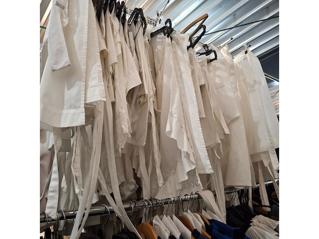 Ca. 35x hele oude witte schorten - afbeelding 1 van  5