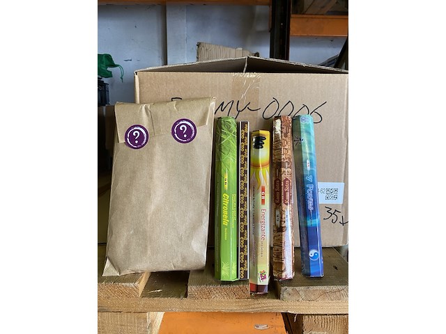 Ca. 35x pakketjes met 5 soorten diverse wierrook - afbeelding 1 van  4