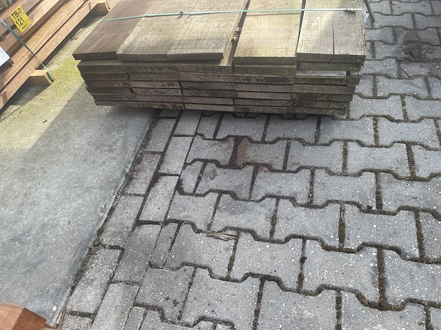 Ca. 35x purple heart planken fijnbezaagd, 25x200mm, lengte 335cm - afbeelding 3 van  3