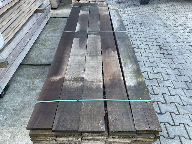 Ca. 35x purple heart planken fijnbezaagd, 26x205mm, lengte 335cm - afbeelding 1 van  3