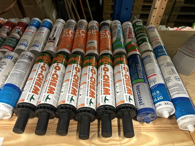 Ca. 35x (siliconen)kit w.o. ardex, den braven - afbeelding 2 van  5