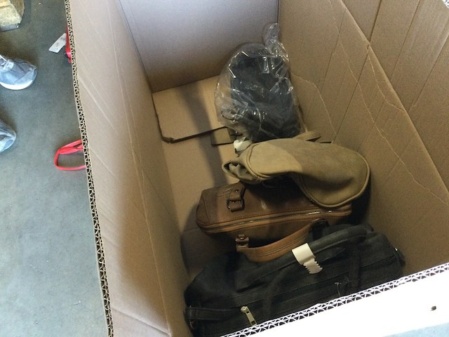 Ca. 35x tassen verschillende kleuren, soorten - afbeelding 2 van  4