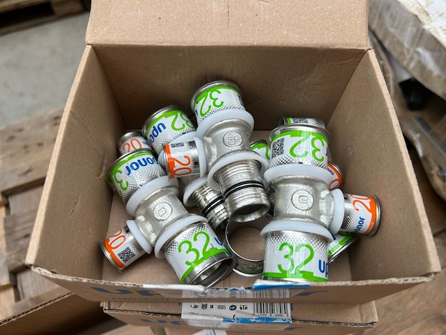 Ca. 35x uponor s-press plus t-stukken - afbeelding 2 van  4