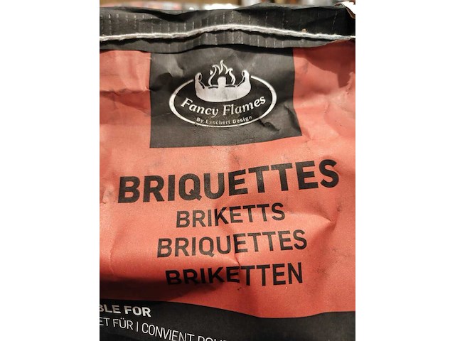 Ca. 35x zakken van 3 kilo briketten fancy flames - afbeelding 3 van  5
