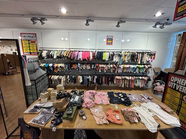 Ca. 366x kinder- en babykleding, name it, noppies, moodstreet etc. - afbeelding 1 van  4