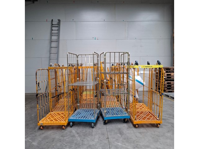 Ca. 36x diverse rolcontainer - afbeelding 2 van  5