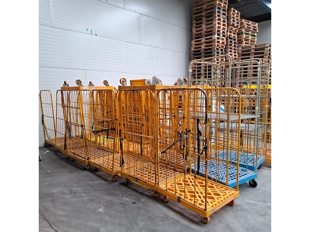 Ca. 36x diverse rolcontainer - afbeelding 3 van  5