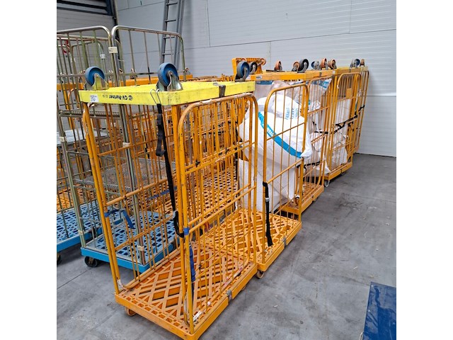 Ca. 36x diverse rolcontainer - afbeelding 4 van  5