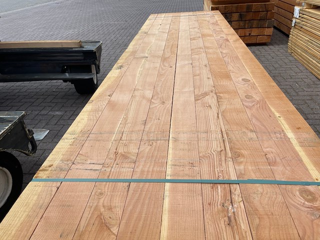 Ca. 36x douglas balken fijnbezaagd, 100x100mm, lengte 400cm - afbeelding 1 van  4