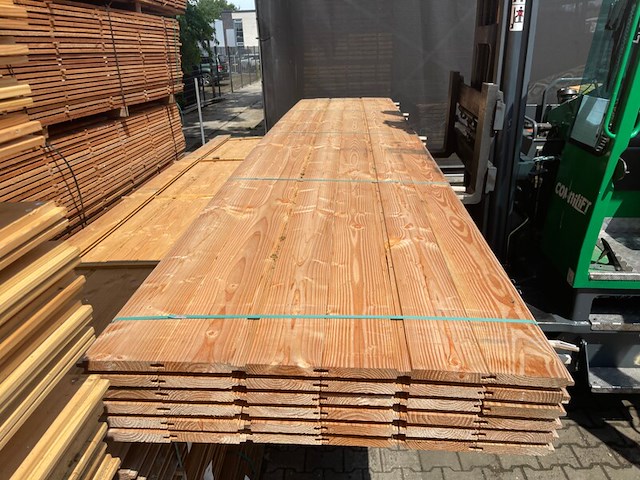 Ca. 36x douglas blokhut profiel, 28x175mm, lengte 500cm - afbeelding 1 van  3