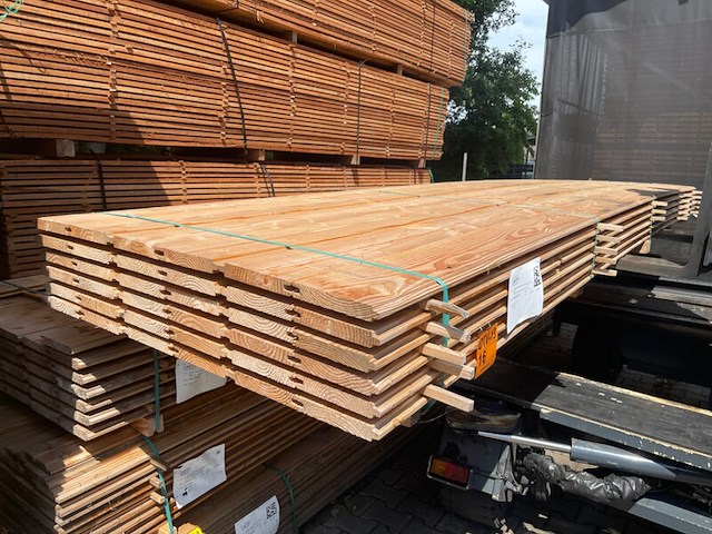 Ca. 36x douglas blokhut profiel, 28x175mm, lengte 500cm - afbeelding 3 van  3