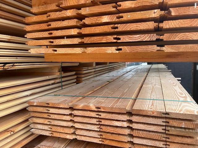 Ca. 36x douglas blokhutprofiel, 28x175mm, lengte 500cm - afbeelding 1 van  3