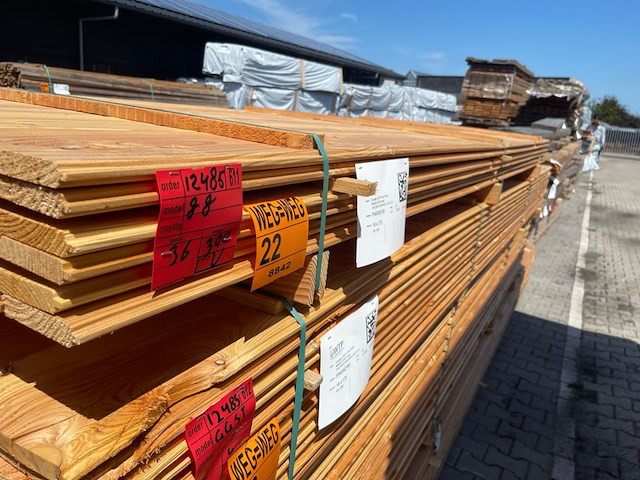Ca. 36x douglas veer en groef, 18x185mm, lengte 300cm - afbeelding 2 van  3