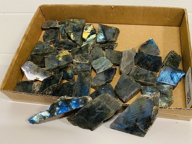 Ca. 36x labradoriet plakjes - afbeelding 2 van  4