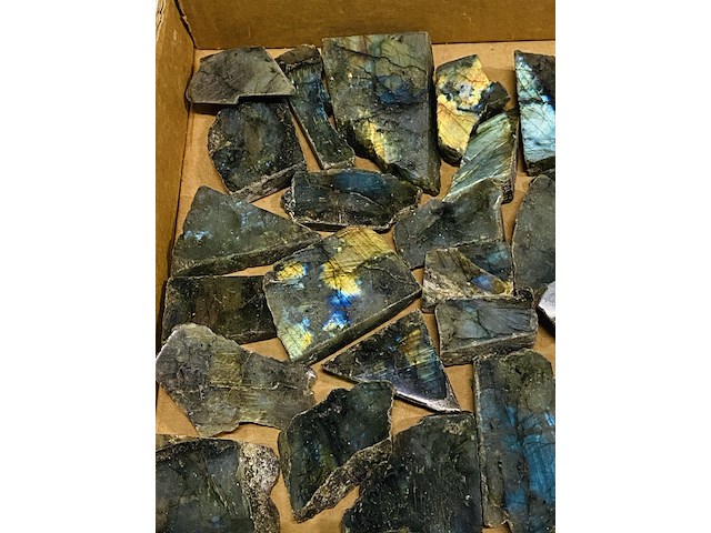 Ca. 36x labradoriet plakjes - afbeelding 3 van  4