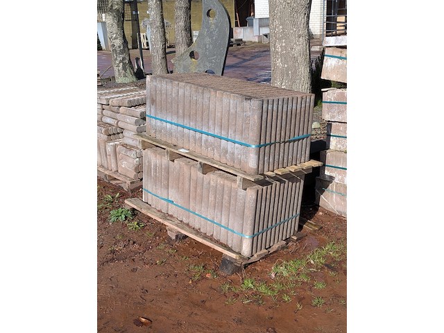 Ca. 36x pallisadeband - afbeelding 1 van  4