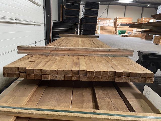 Ca. 36x thermo vuren latten geschaafd, 30x73mm, lengte 300cm - afbeelding 3 van  3