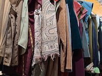 Ca. 36x toneel bovenkleding - afbeelding 1 van  3