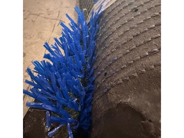 Ca. 37m2 kunstgras, 40 mm hoog, blauw - afbeelding 2 van  2