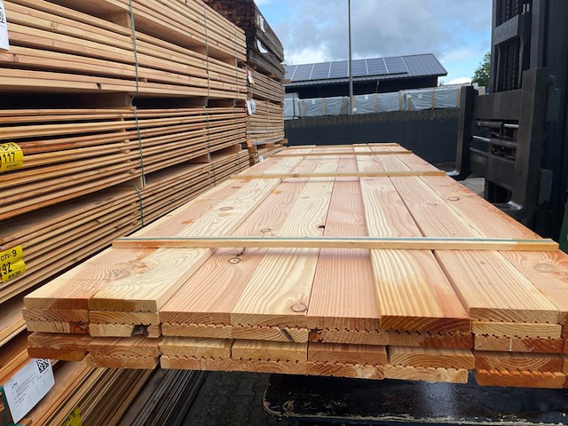Ca. 37x douglas vlonderplanken, 25x140mm, lengte 400cm - afbeelding 1 van  3