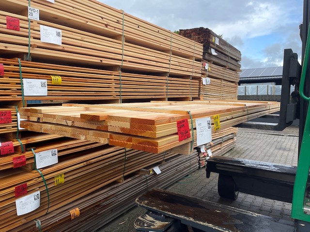 Ca. 37x douglas vlonderplanken, 25x140mm, lengte 400cm - afbeelding 2 van  3