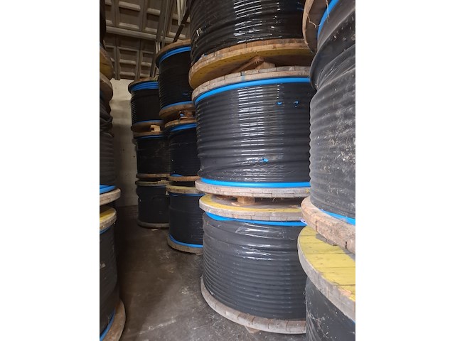 Ca. 37x haspel a 1.000 meter met prefab multiductsysteem voor ondergrondse telecom en glasvezelinfrastructuur, hdpe multiduct 40 / 7x7 - afbeelding 4 van  22