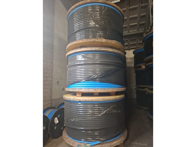 Ca. 37x haspel a 1.000 meter met prefab multiductsysteem voor ondergrondse telecom en glasvezelinfrastructuur, hdpe multiduct 40 / 7x7 - afbeelding 5 van  22