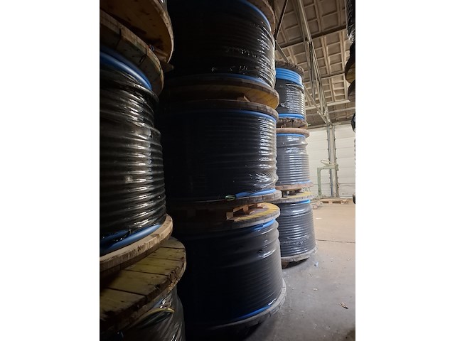 Ca. 37x haspel a 1.000 meter met prefab multiductsysteem voor ondergrondse telecom en glasvezelinfrastructuur, hdpe multiduct 40 / 7x7 - afbeelding 7 van  22